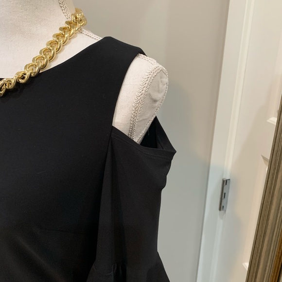 Tommy Hilfilger ๐ค little black dress sz 6 ๐ค - Picture 6 of 8